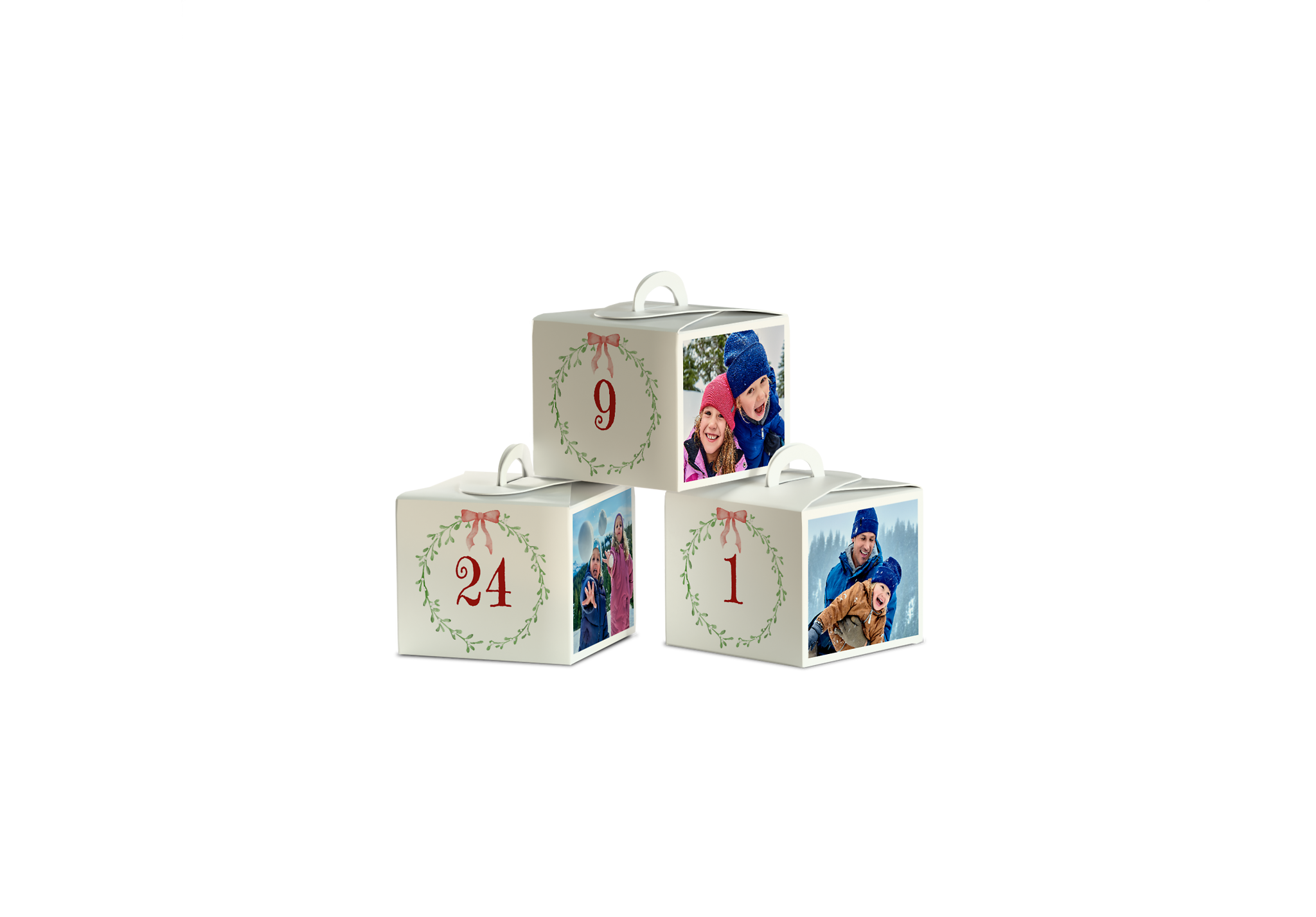 Drei Schachteln des Foto-Adventskalender zum Selbstbefüllen sind aufeinander gestapelt