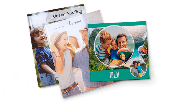 Drie Pixum Fotoboeken in verschillende formaten met zomerse foto's op de cover