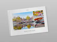 Reisefotobuch mit schlichtem Collage auf dem Cover Cover eines Fotobuch mit einer Collage aus Reisefotos.