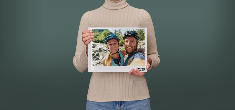 Pixum Fotobuch gross im Querformat mit dem Selfie von Mountainbikern auf dem Cover