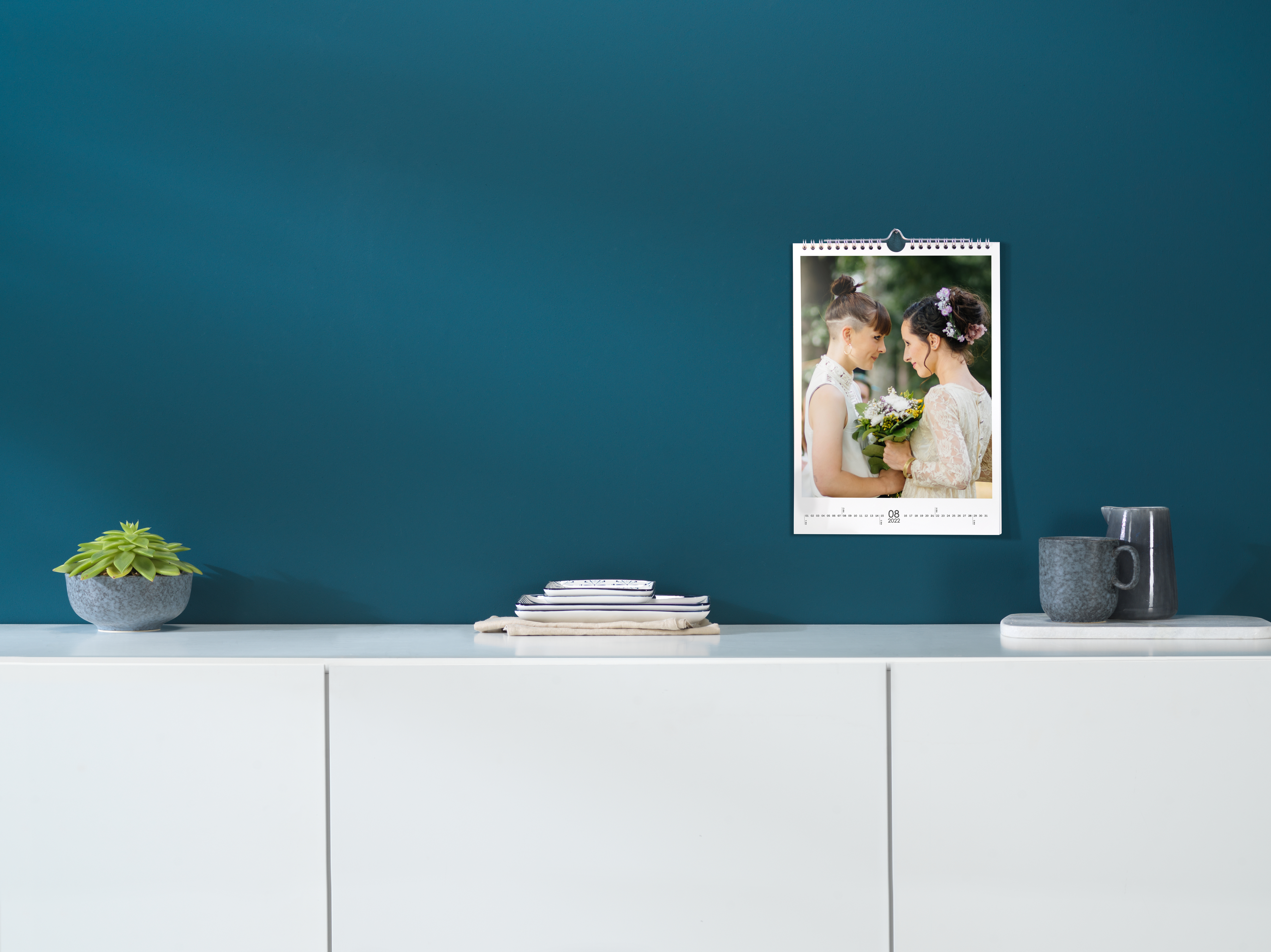 Pixum Wandkalender hochkant mit Hochzeitsmotiv