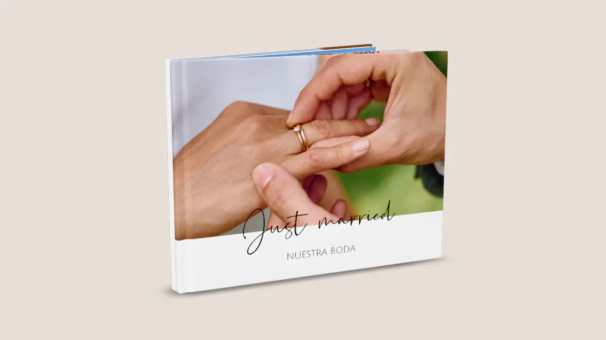 Portada de un álbum de fotos de boda Portada de un álbum de fotos de boda
