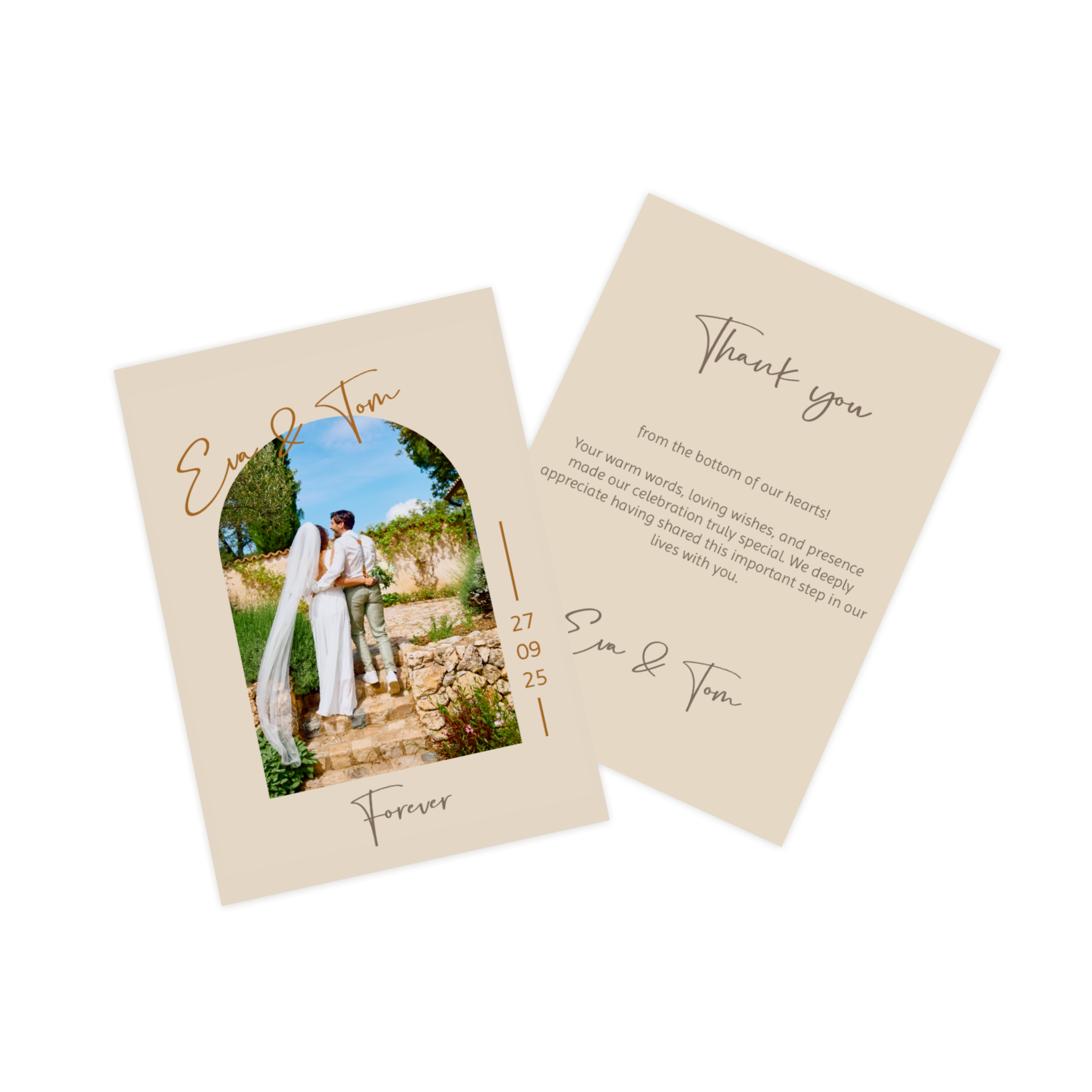 Tarjeta fotográfica con una foto de pareja como «Save the Date» 