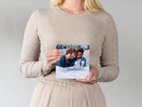 Créer un petit livre photo Pixum au format carré Petit livre photo Pixum au format carré, avec une photo de couple et le texte Bordeaux en couverture.