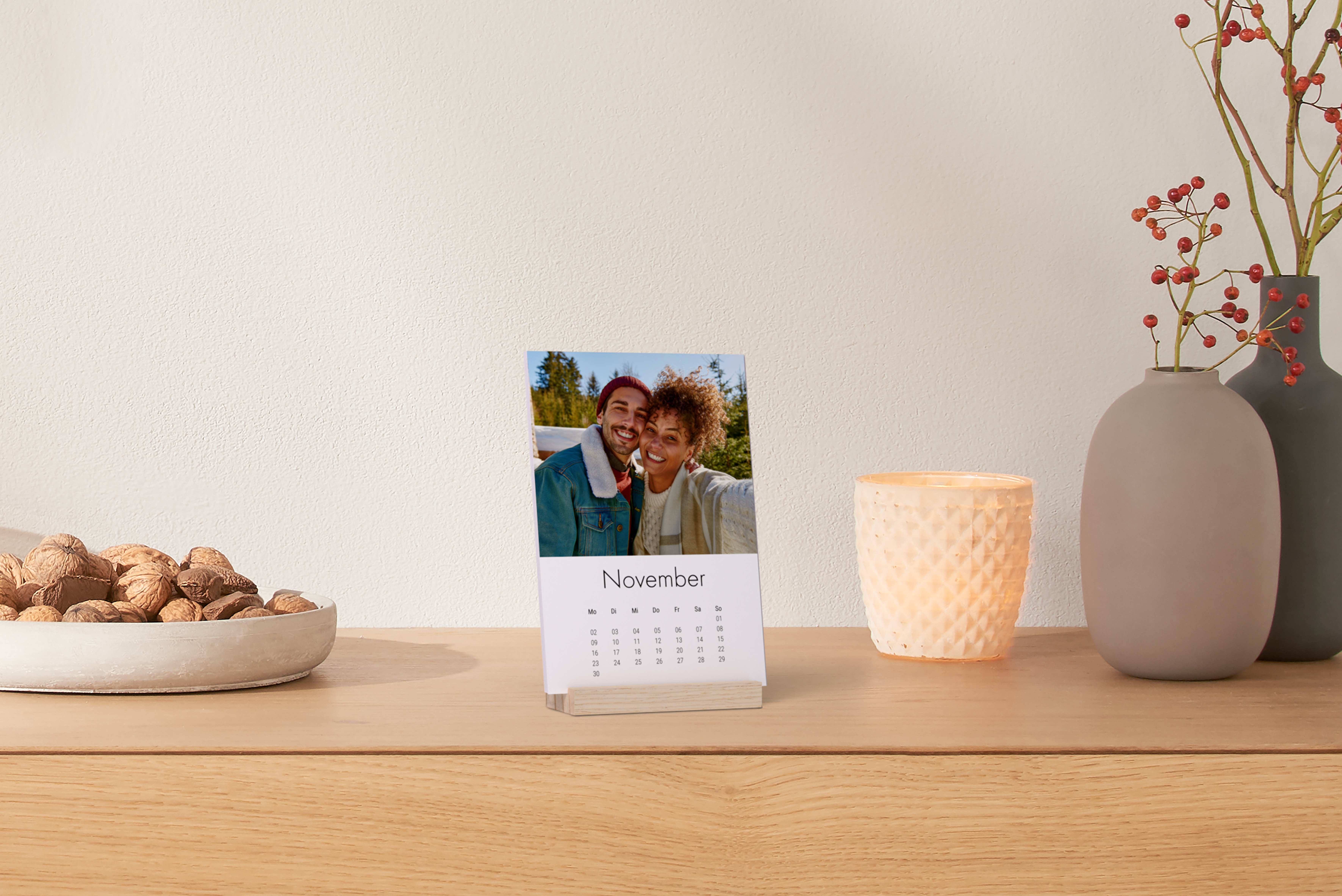 Tischkalender Nature im Hochformat mit dem Kalenderblatt von November und einem Pärchenfoto