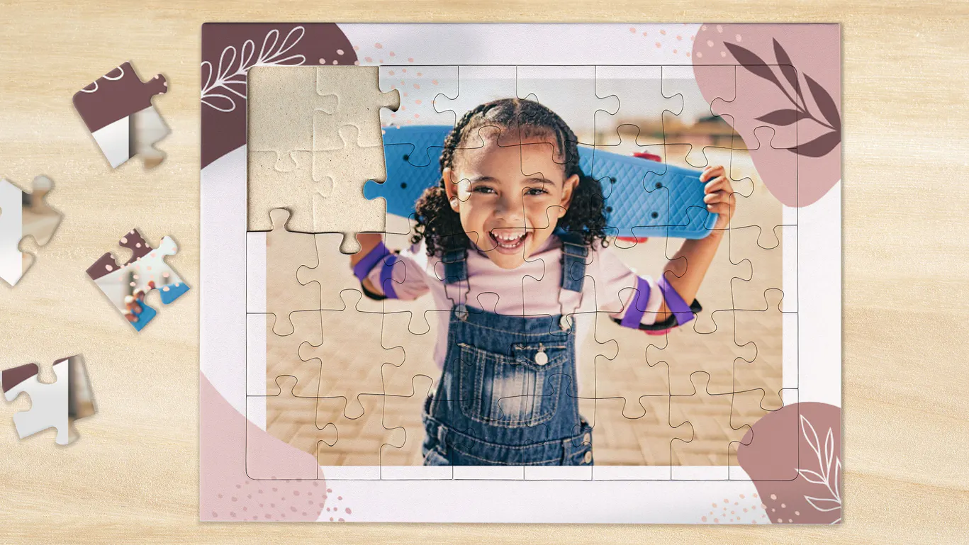 Kinderpuzzle mit dem Bild von einem Mädchen