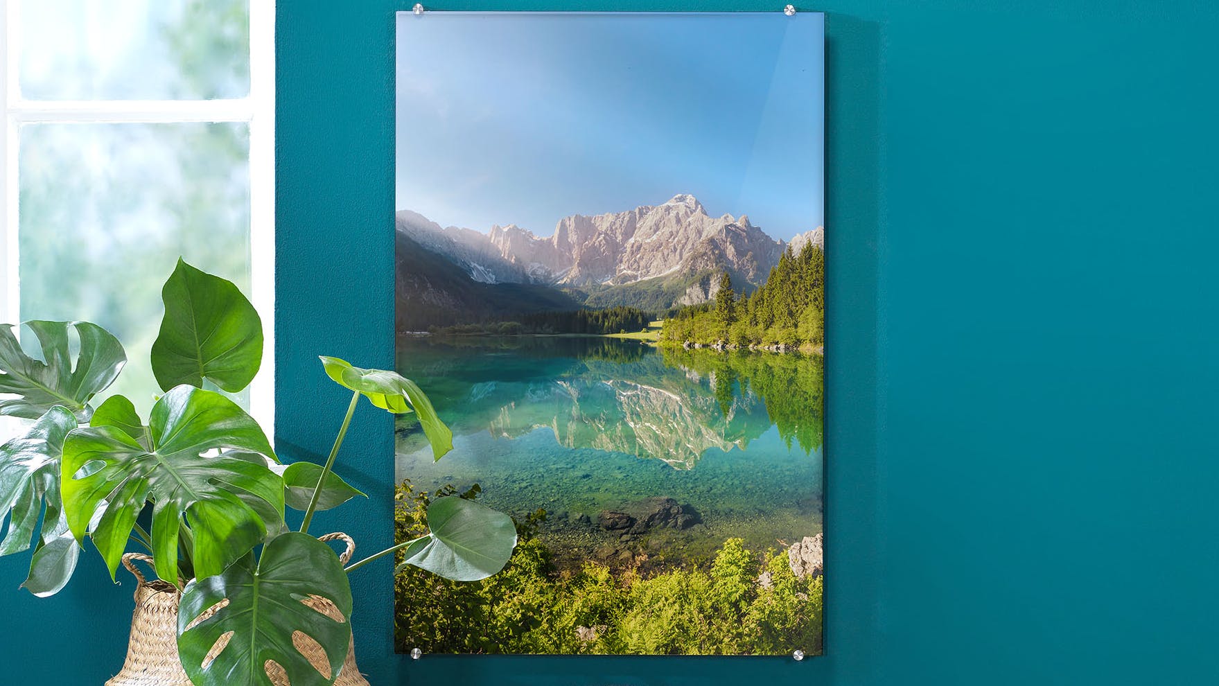 Foto achter acrylglas in staand formaat met een foto van een landschap