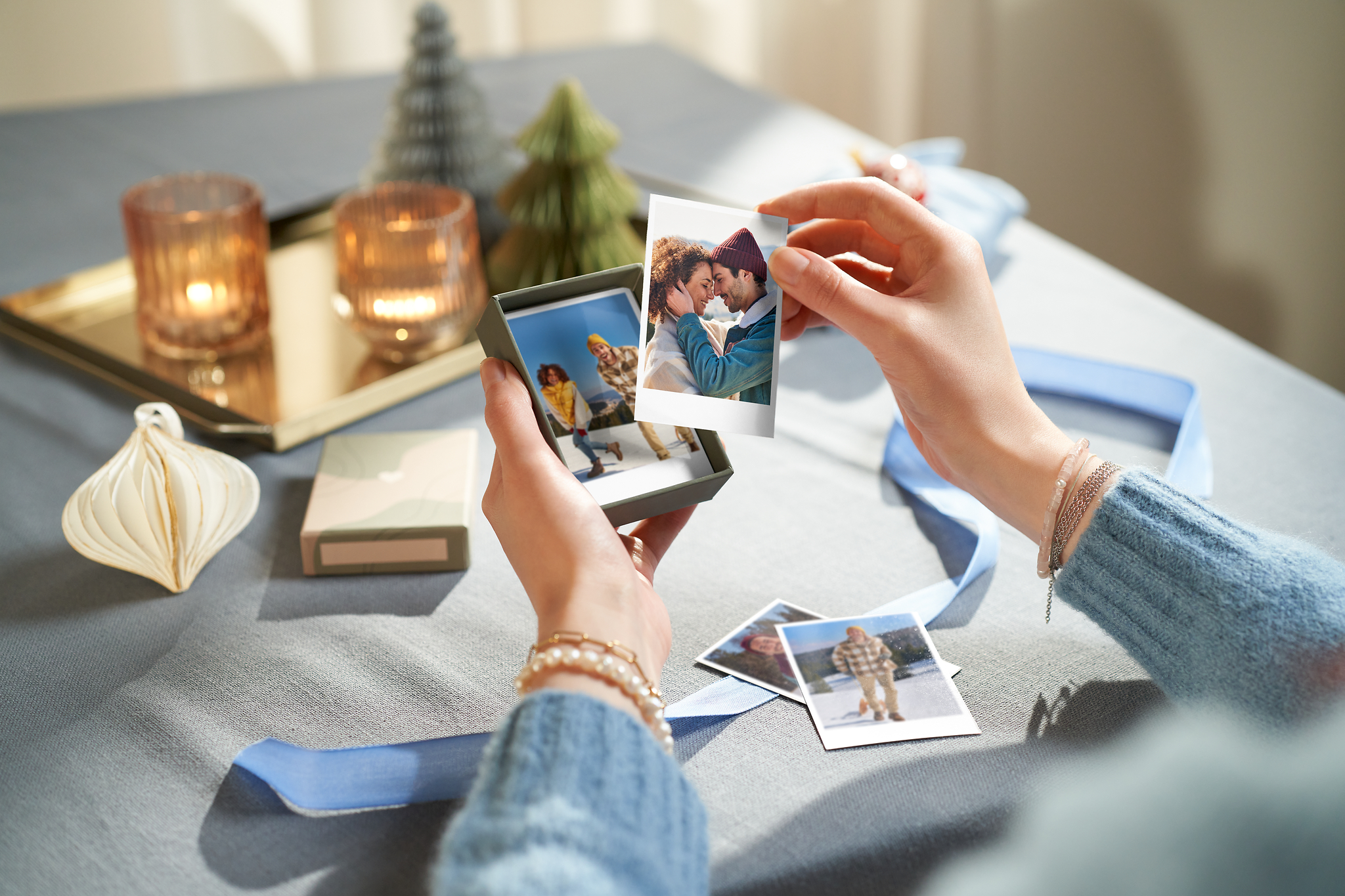 Mini prints met foto's van een paartje in een passend doosje