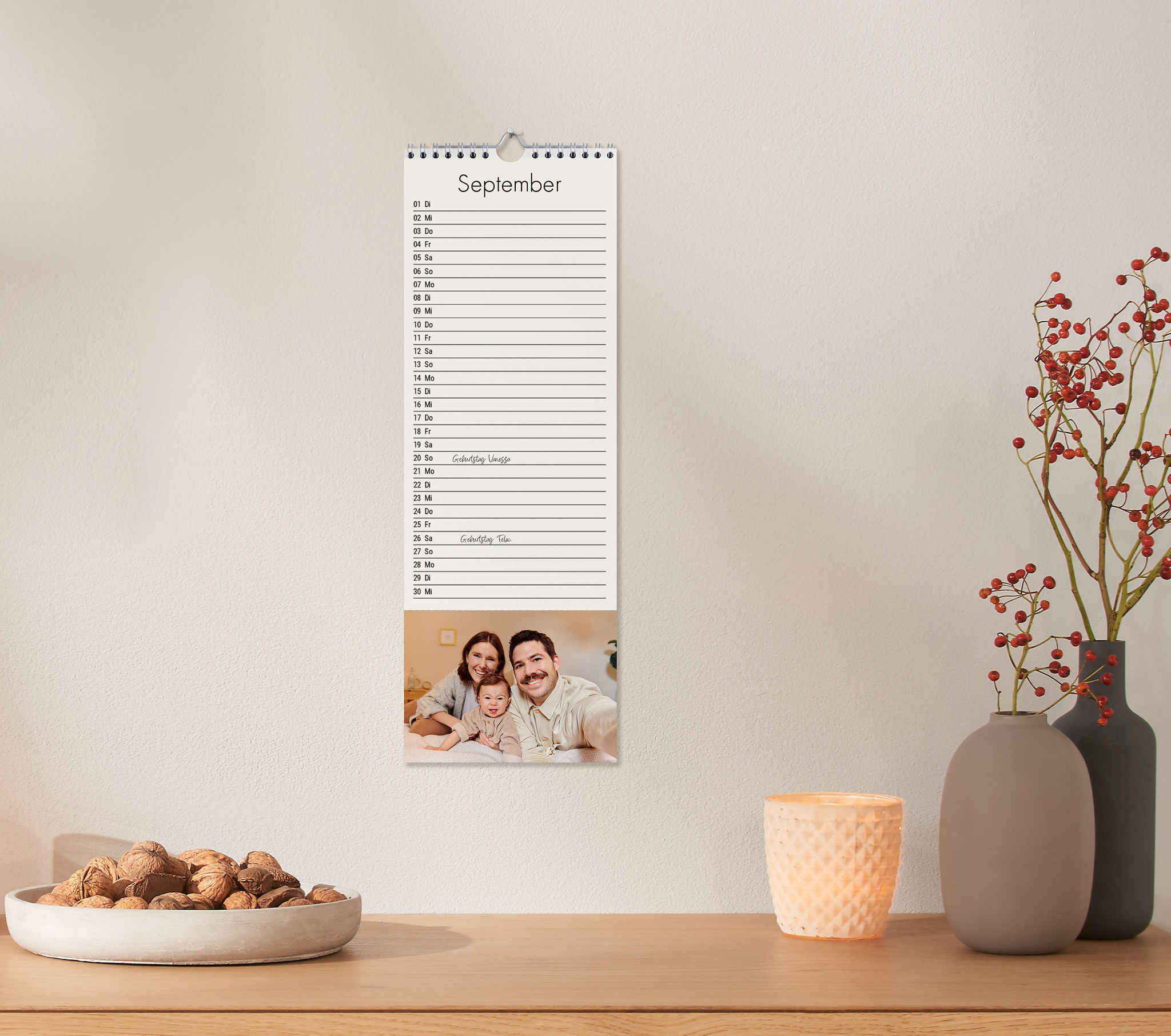 Calendrier de cuisine avec carte photo détachable et une photo de famille.