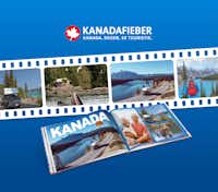 Freisteller mit Fotobuch und Fotostreifen von der Kanada-Reise