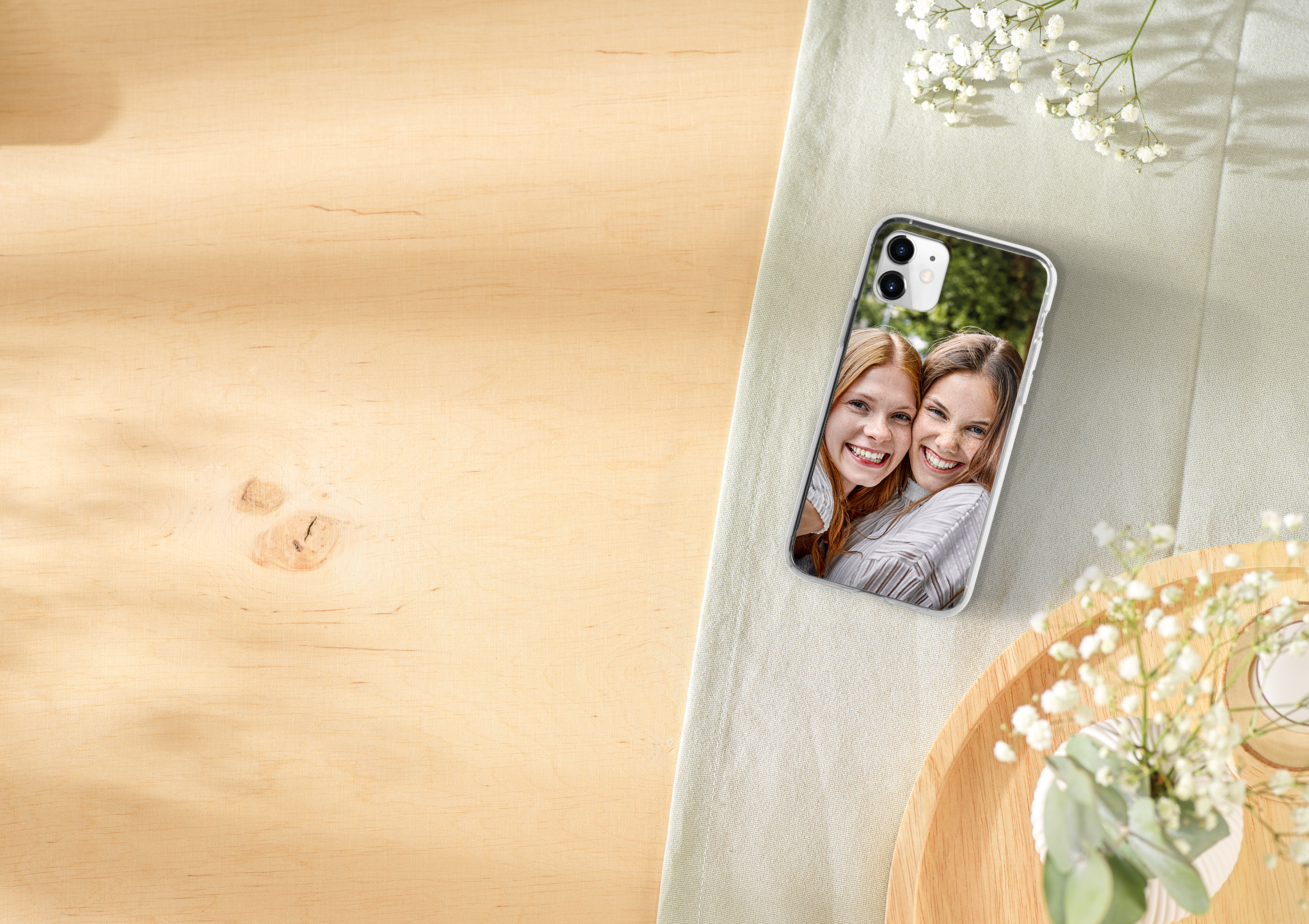 Pixum Silicone Case mit Motiv von zwei Freundinnen