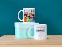 Koffiemok bedrukken Bedrukte koffiemok met tekst en een foto van kinderen met een leerkracht in de klas.