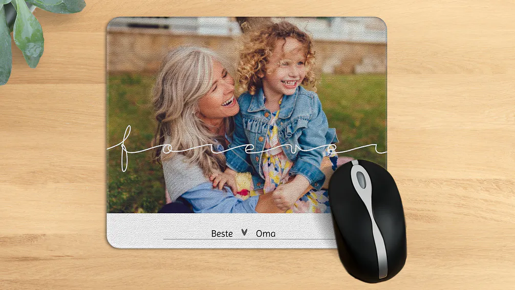 Foto-Mousepad mit einem Bild von einer Oma und dem Enkelkind