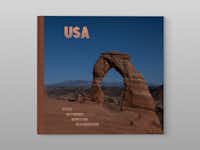 Pixum Fotobuch Kundenbeispiel von einer USA Rundreise Cover eines Pixum Fotobuch Kundenbeispiels von einer USA Rundreise vor grauem Hintergrund