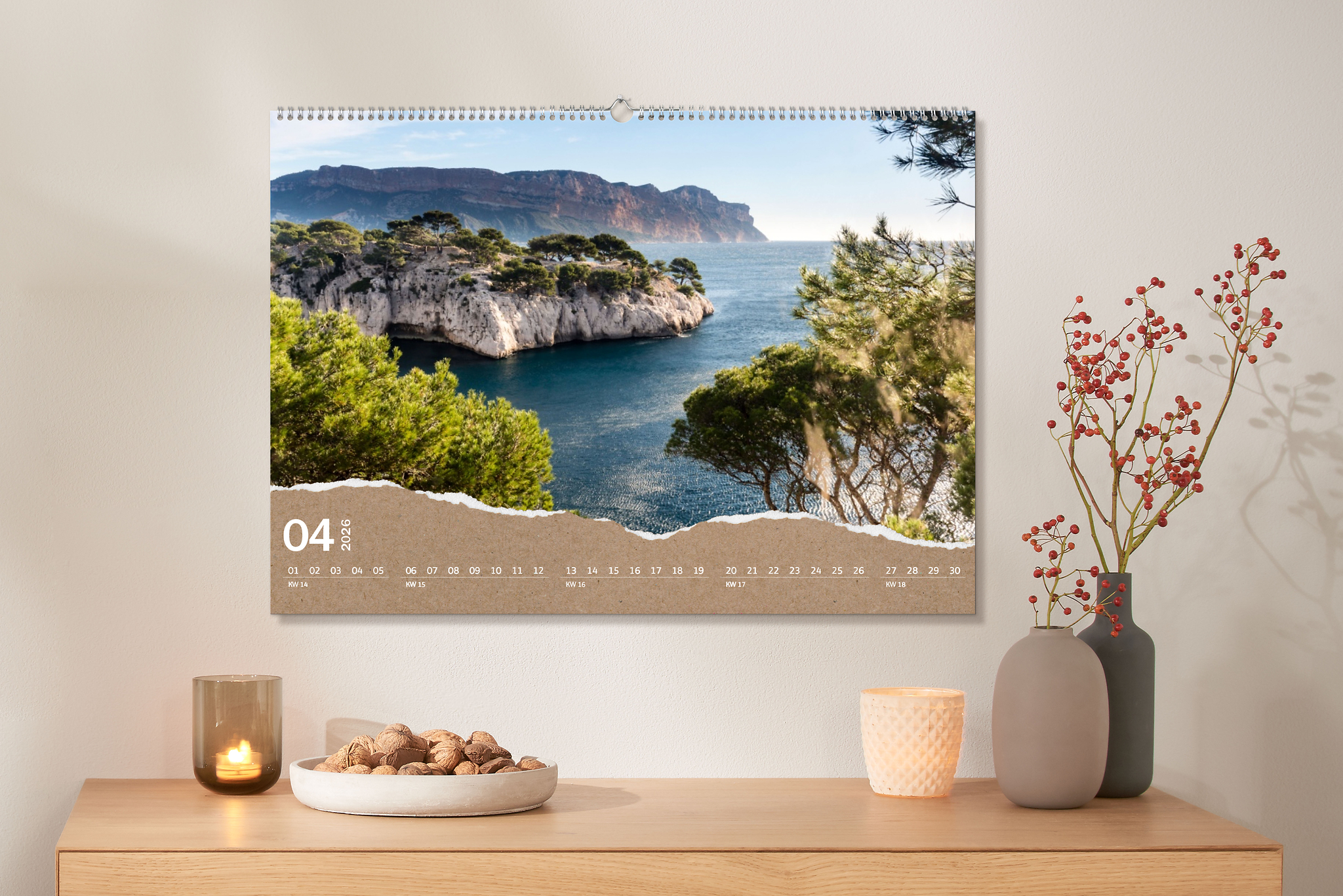 Wandkalender XXL im Querformat mit einer Seenlandschaft an einer Wand 