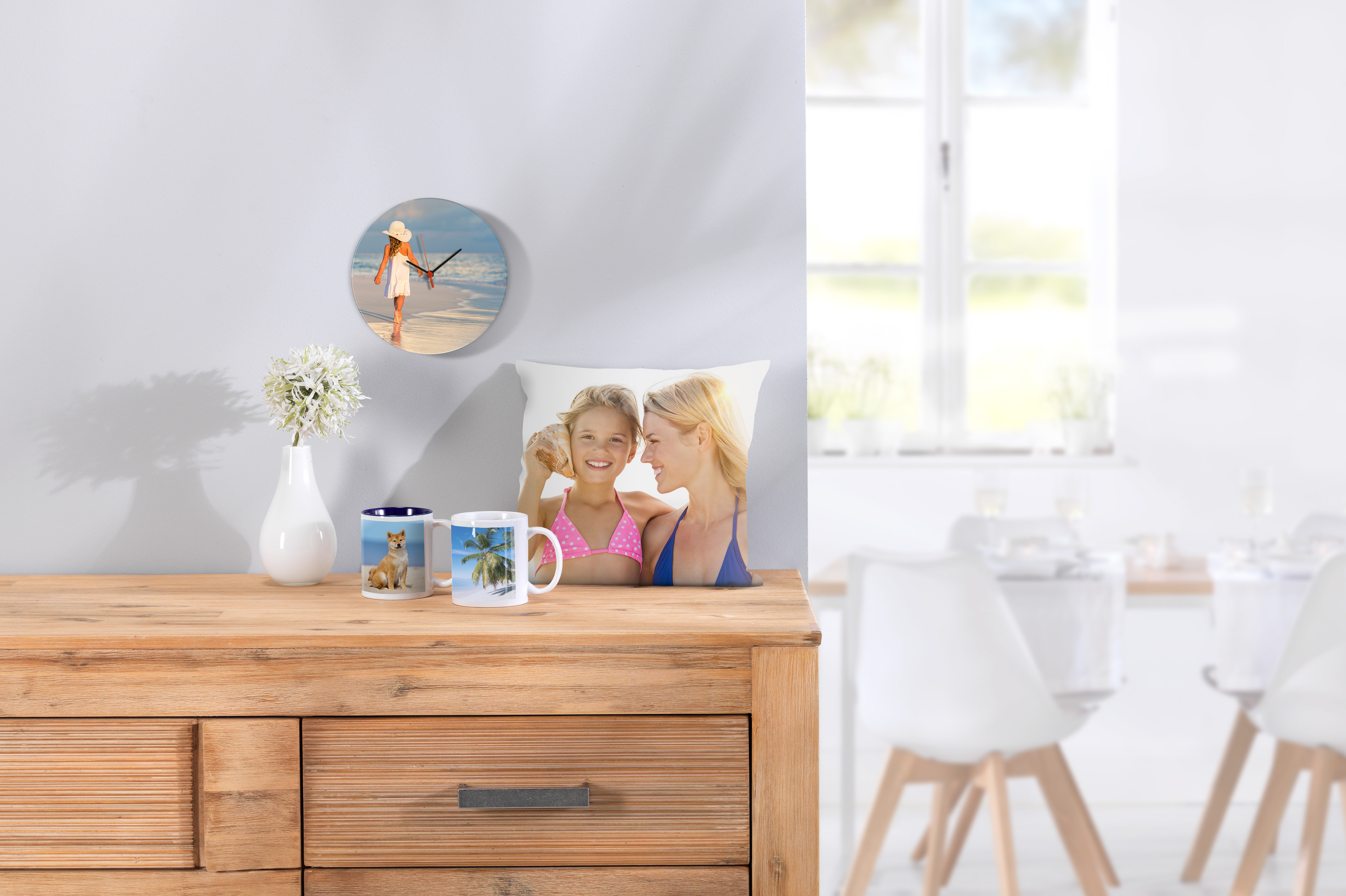 Design your glass clock as world time clock now