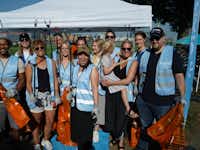 Pixum Mitarbeitende beim Rhine Cleanup Day Pixum Mitarbeitende beim Rhine Cleanup Day