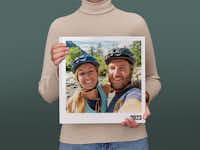 Pixum Fotobuch XL quadratisch Pixum Fotobuch XL im quadratischen Format mit dem Selfie von Mountainbikern auf dem Cover