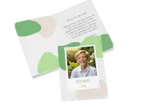 Bedankkaart communie Bedankkaart voor een communie met groene elementen en een foto van een jongen.