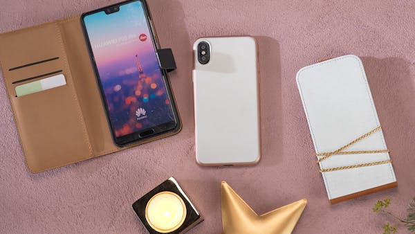 Huawei-Handyhülle selbst gestalten Huawei P20 Pro und Handyhüllen mit Dekoration auf rosa Hintergrund