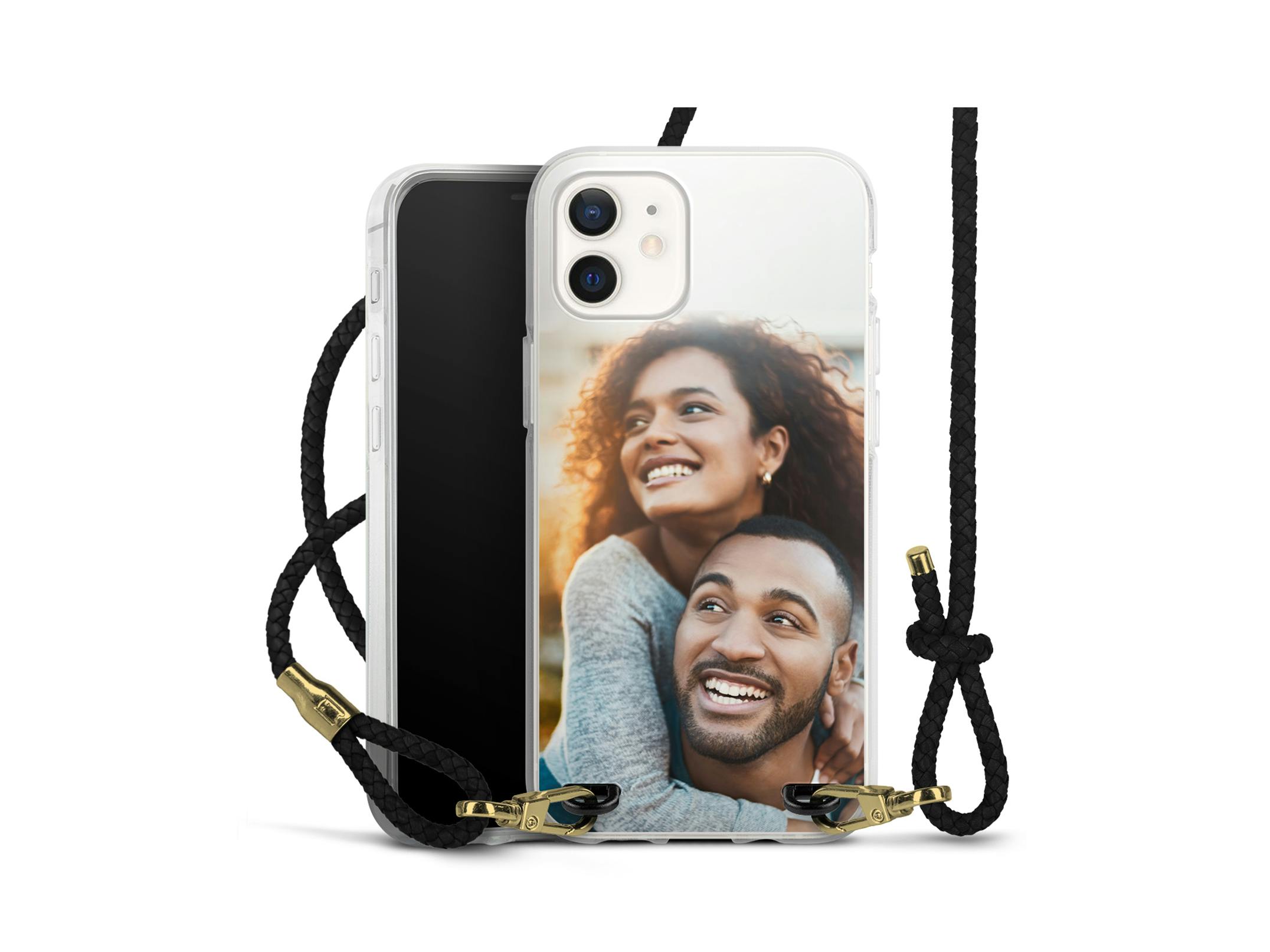 Funda con cuerda negra con un iPhone con una foto de una pareja