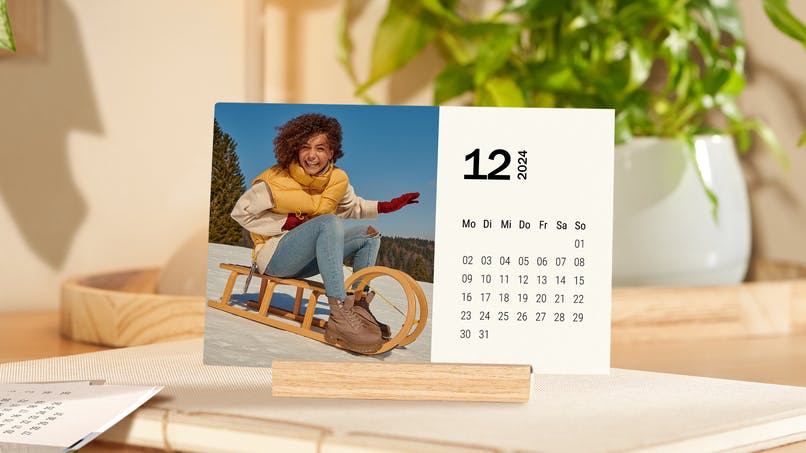 Sustainable desk calendar in landscape format