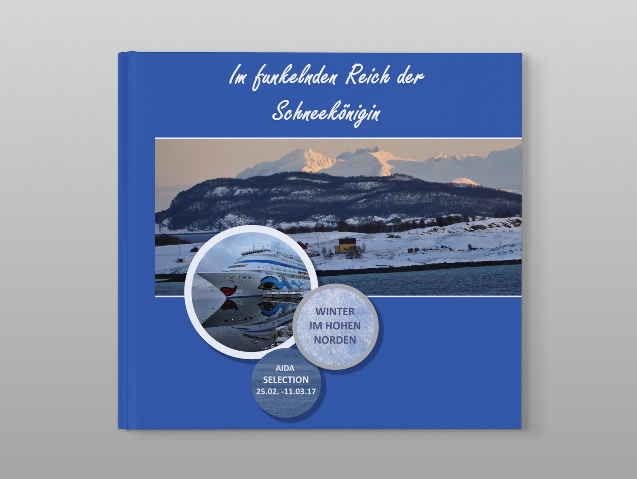 Cover eines Pixum Fotobuch Kundenbeispiels von Norwegen vor grauem Hintergrund