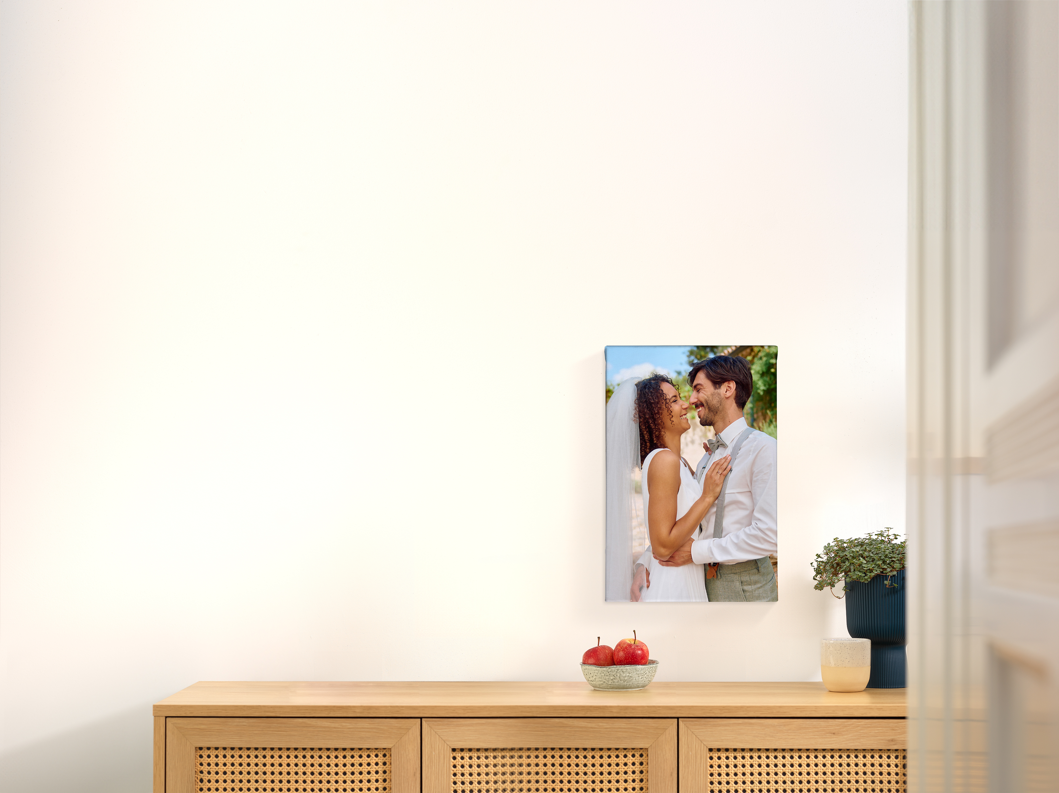 Foto op canvas bestellen met foto van een bruidspaar