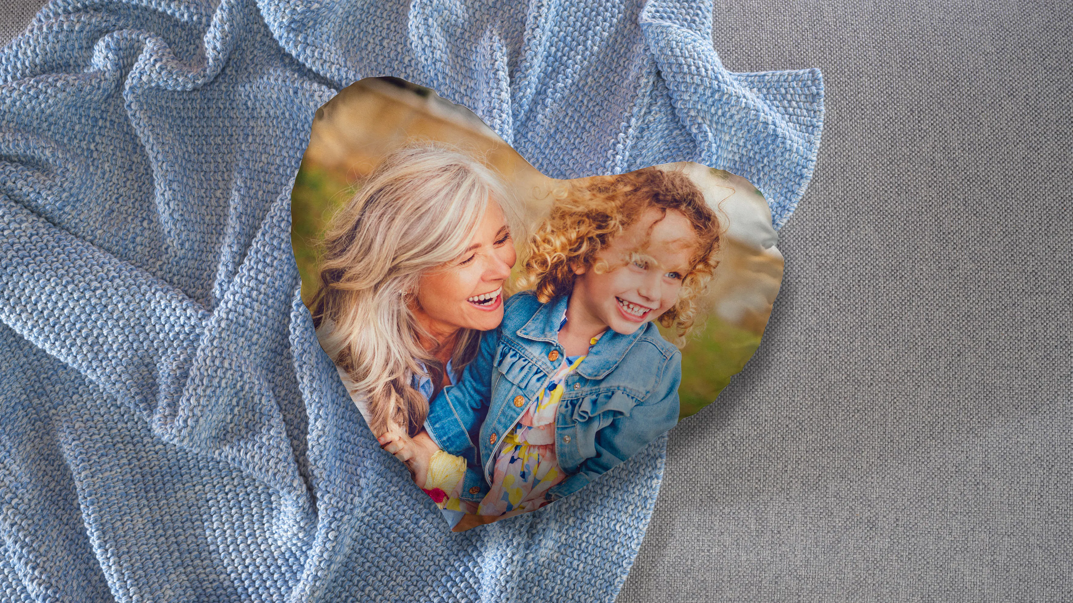 Personalised Heart-Shaped Cusion Personalised Heart-Shaped Cusion
