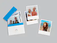 Retro-Prints mit Box auf einem grauen Hintergrund