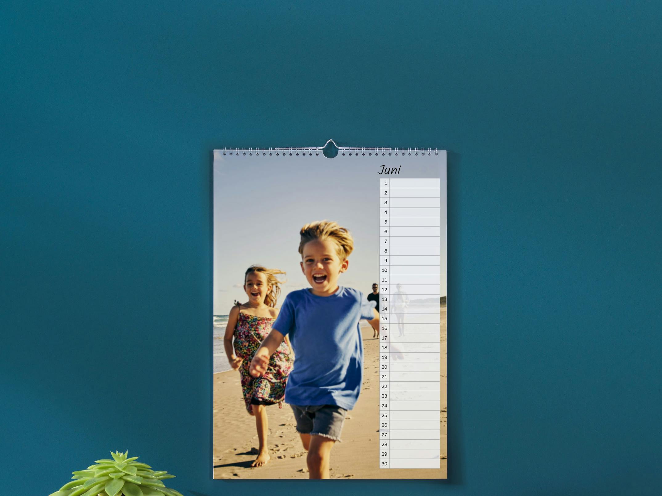 Calendario perpetuo A3 in formato panoramico con foto di un bambino in spiaggia