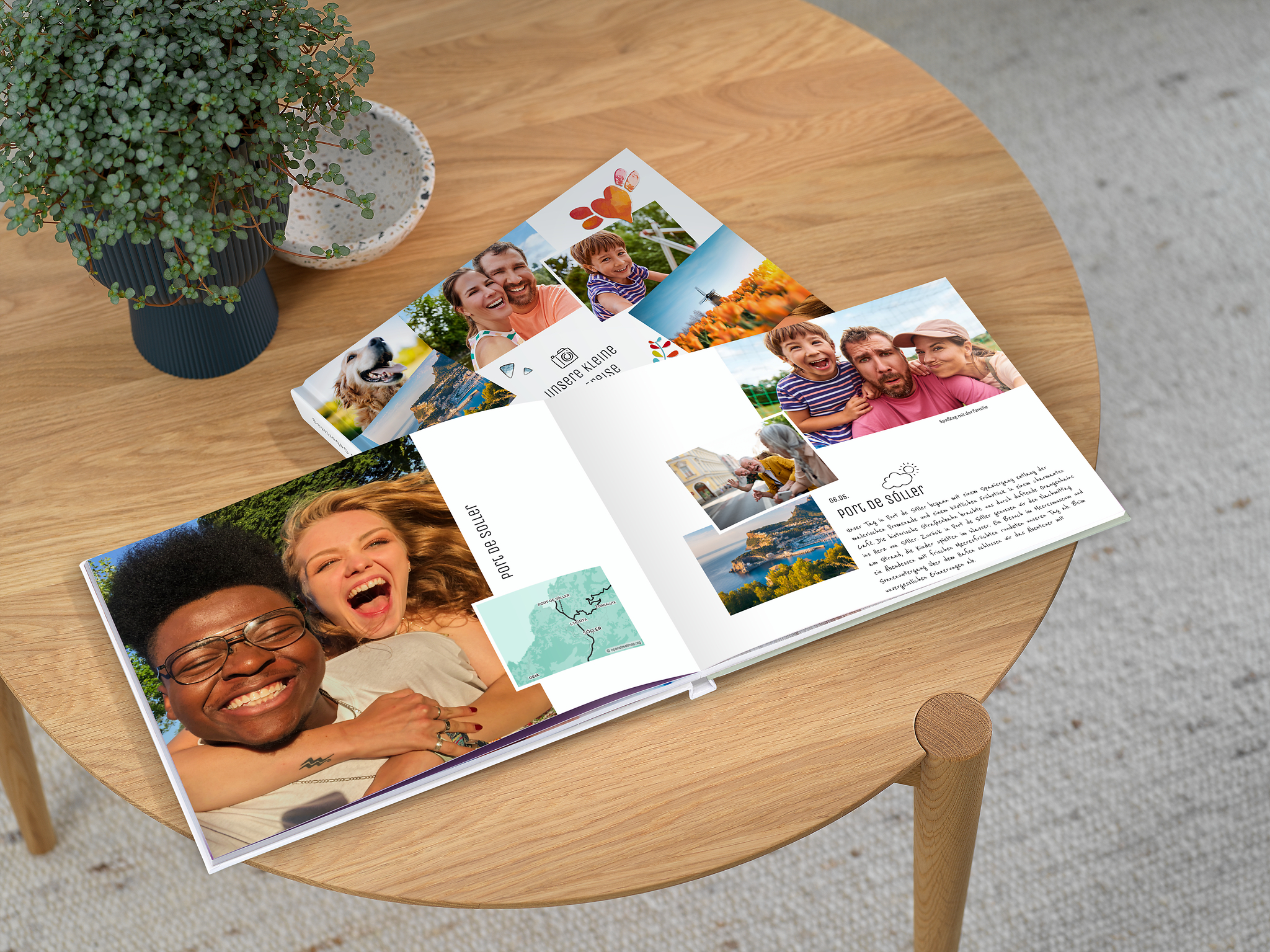 Pixum Fotobuch im Querformat mit Sommerfotos und kleinen Texten auf einem Tisch liegend