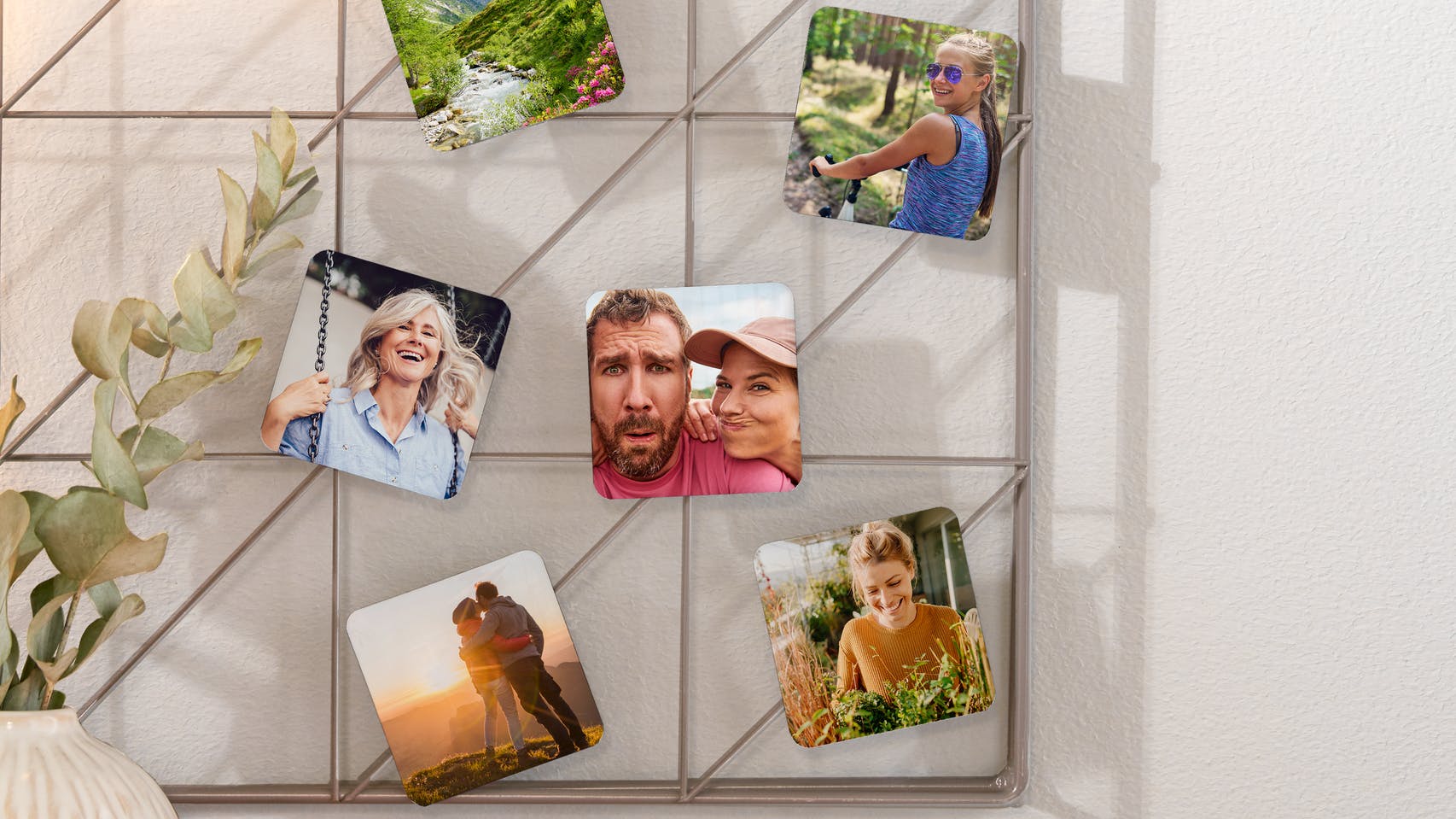 Photo magnets square with travel images