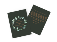 Diseña una tarjeta plegable como invitación a la boda Tarjeta plegable como invitación a la boda con una decoración floral