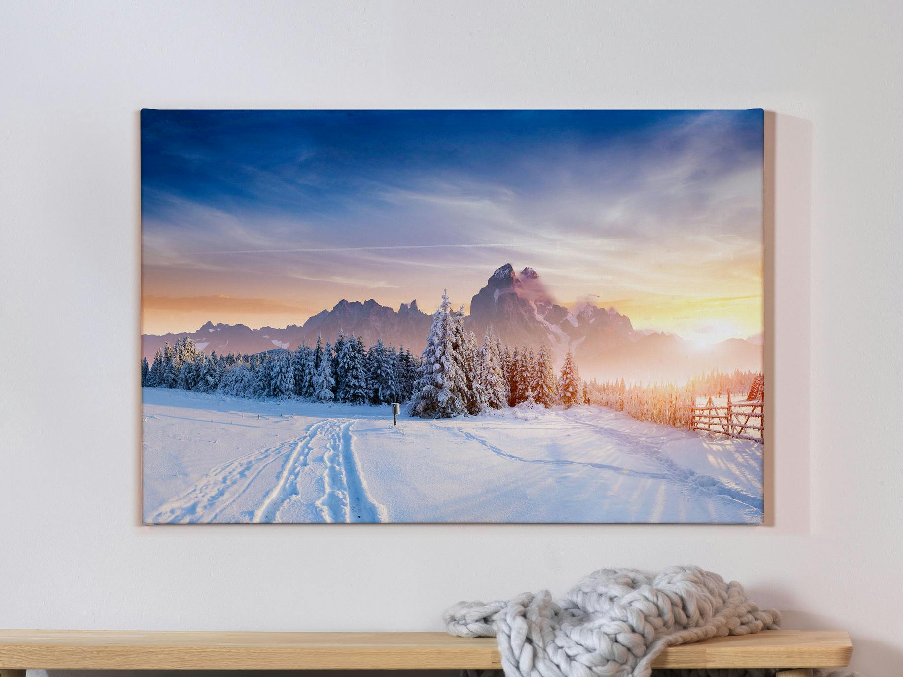 Toile photo avec photo de paysage hivernal sur un mur gris