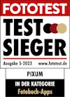 Auszeichnung der FOTOTEST 05/2023 für die Pixum App als Testsieger bei der Bestellung eines Pixum Fotobuchs quadratisch