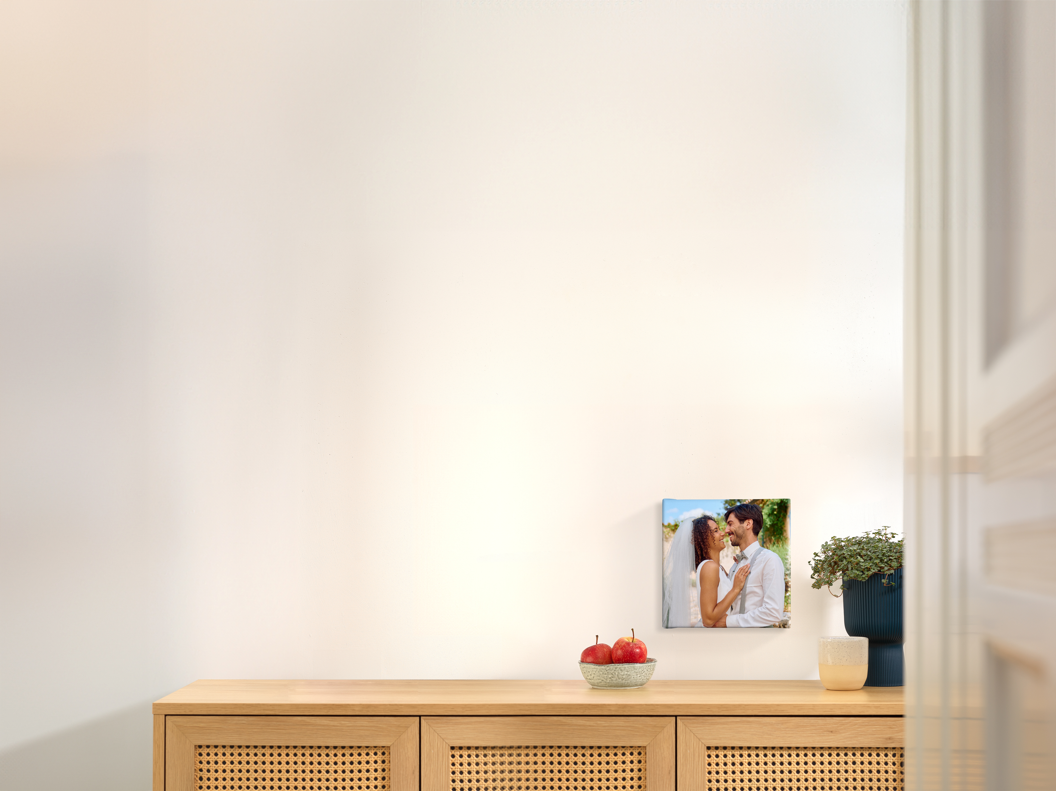 Foto op canvas bestellen met foto van een bruidspaar