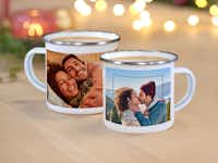 Crea la tazza in metallo personalizzata tazza in metallo personalizzata con design invernale con foto di una coppia innamorata