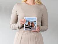 Klein fotoboekje maken in vierkant formaat Klein fotoboekje in vierkant formaat met een foto van een koppel in Italië op de kaft