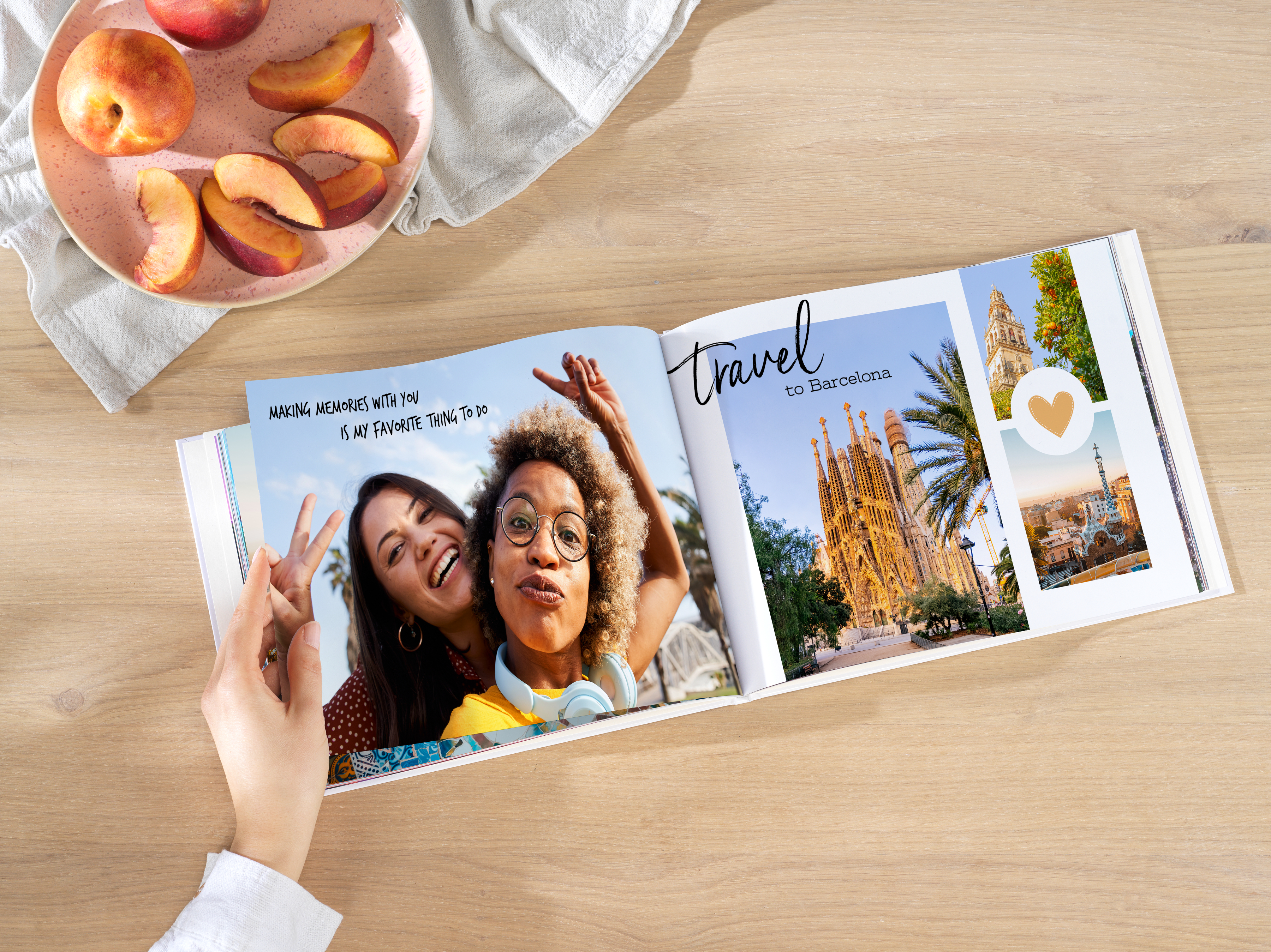 Pixum Fotobuch XXL im Querformat mit Städtereise-Motiven