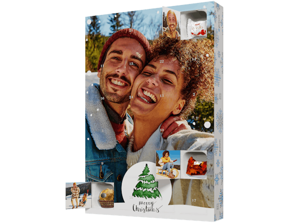 Image d'un calendrier de l'Avent avec chocolats Ferrero et fenêtres photo et photo d'un couple sur le devant.