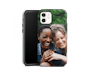 Tough-Case Handyhülle eines iPhones mit Foto zweier lachender Freundinnen