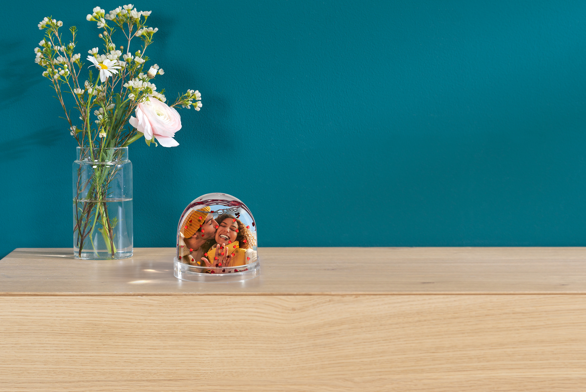 Boule à neige photo avec des cœurs et une photo de couple