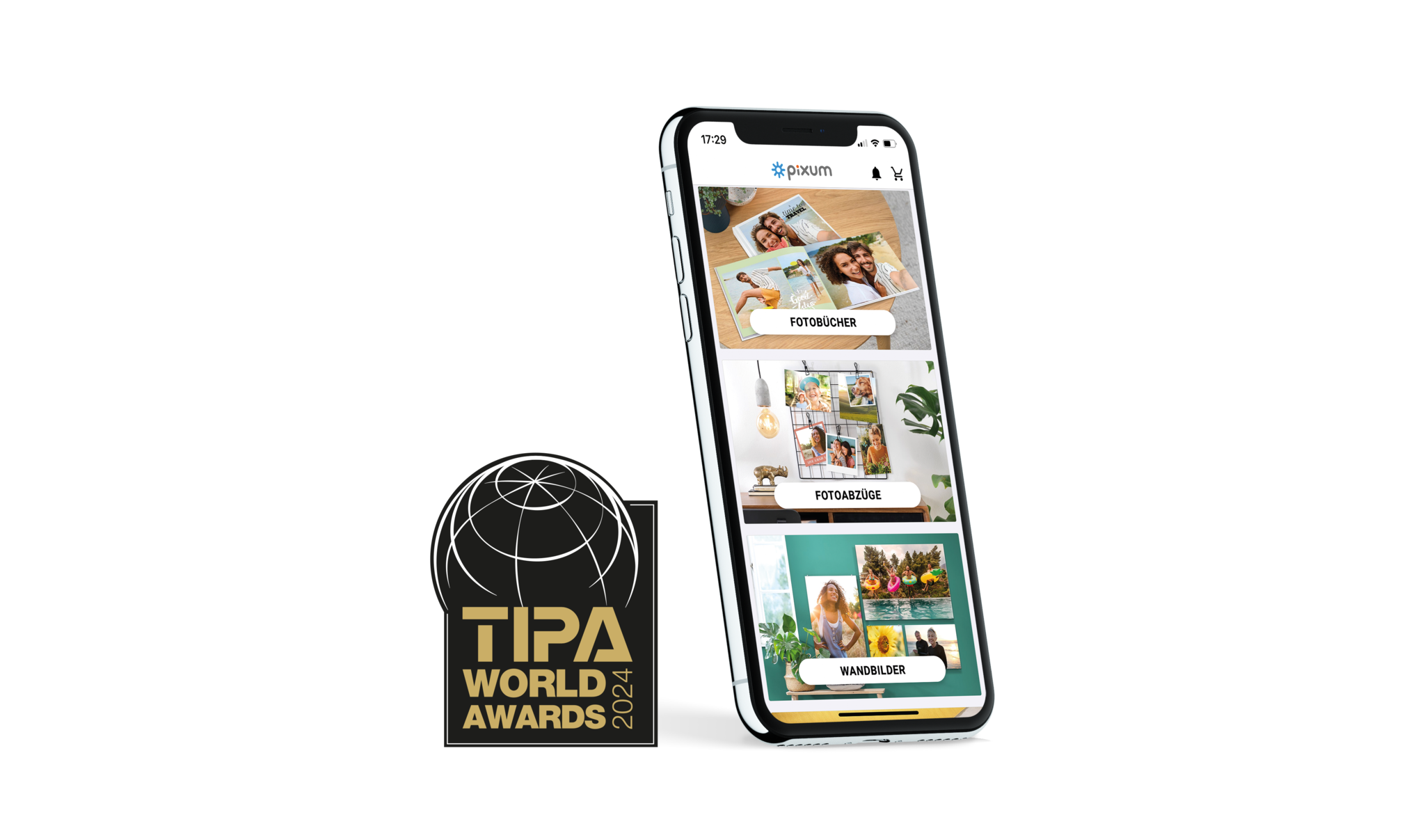 Smartphone mit Screenshot der Pixum App und dem Testsieger-Logo des TIPA World Award 2024