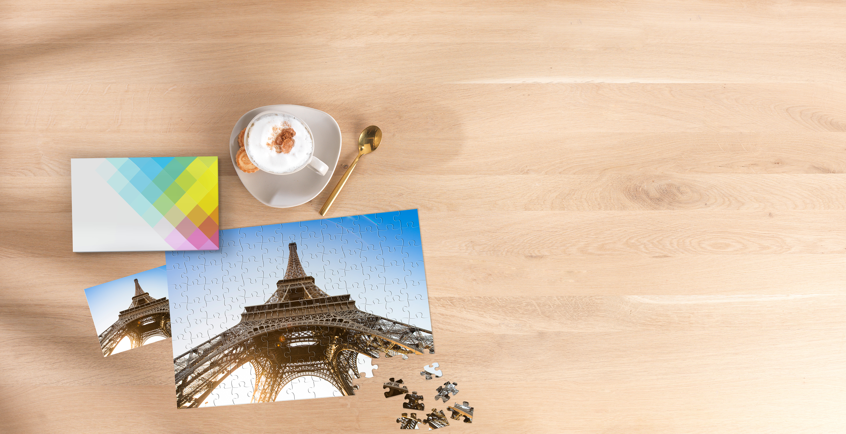 Fotopuzzle mit 266 Teilen und dem Eifelturm als Motiv.