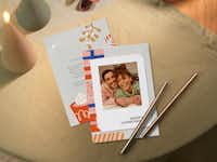 Biglietti con foto inseribile per Natale Un biglietto con foto inseribile per l'occasione di Natale con un design