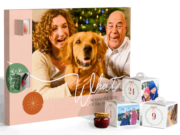 Zwei verschiedene Foto-Adventskalender sind nebeneinander platziert. Beide lassen sich durch Fotos und Designelemente personalisieren.