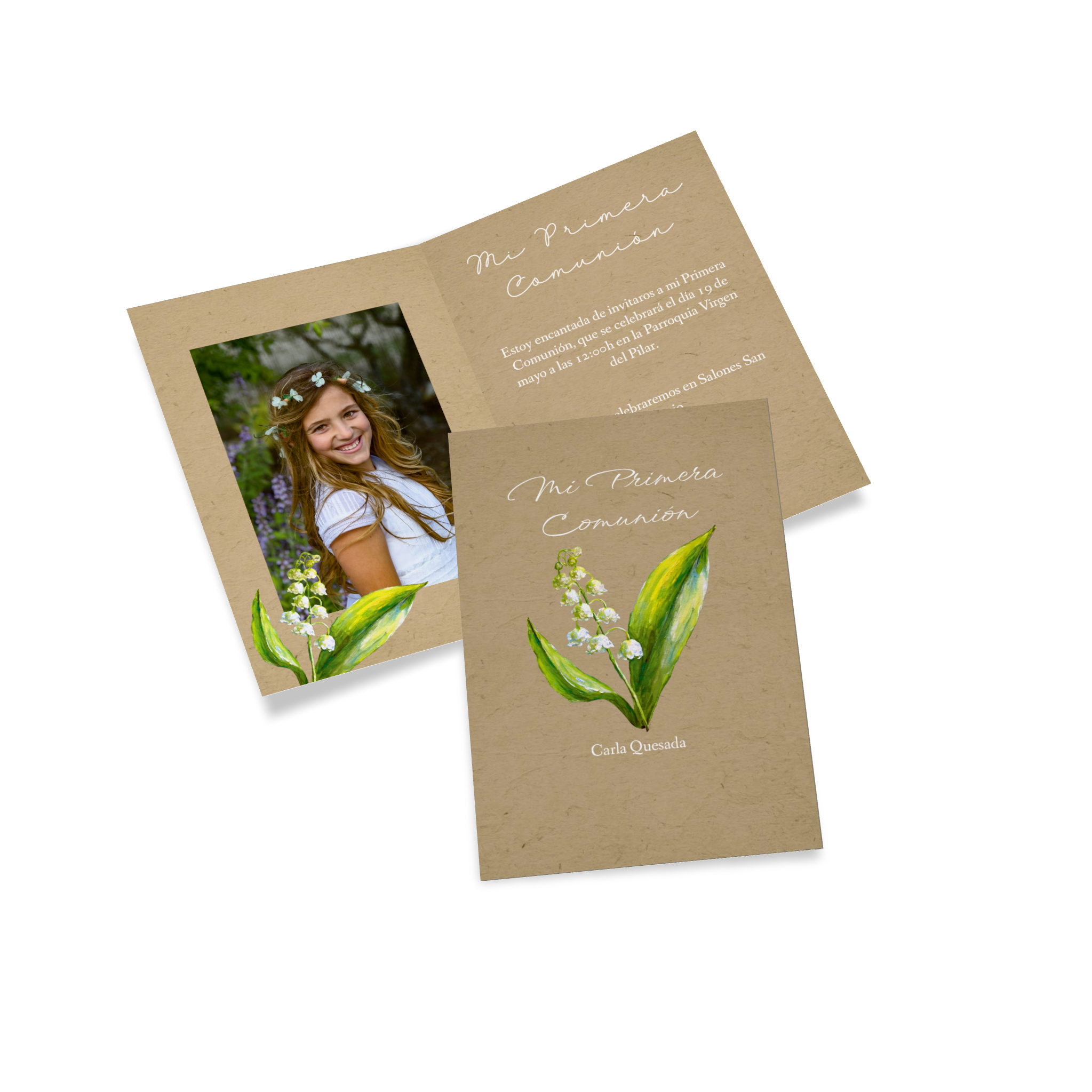Tarjeta plegable como invitación de comunión personalizada con la foto de una niña