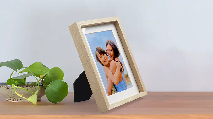 Foto met beige eiken lijst