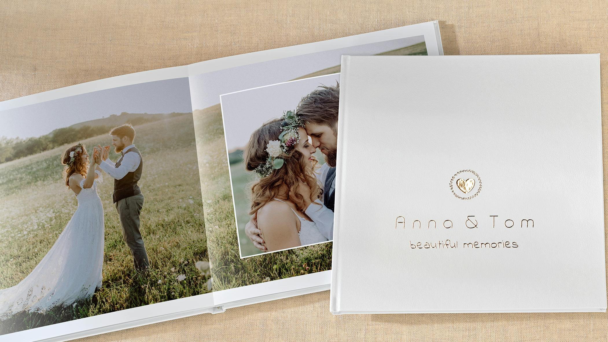Fotoboek met bruiloftsfoto's en linnen binding